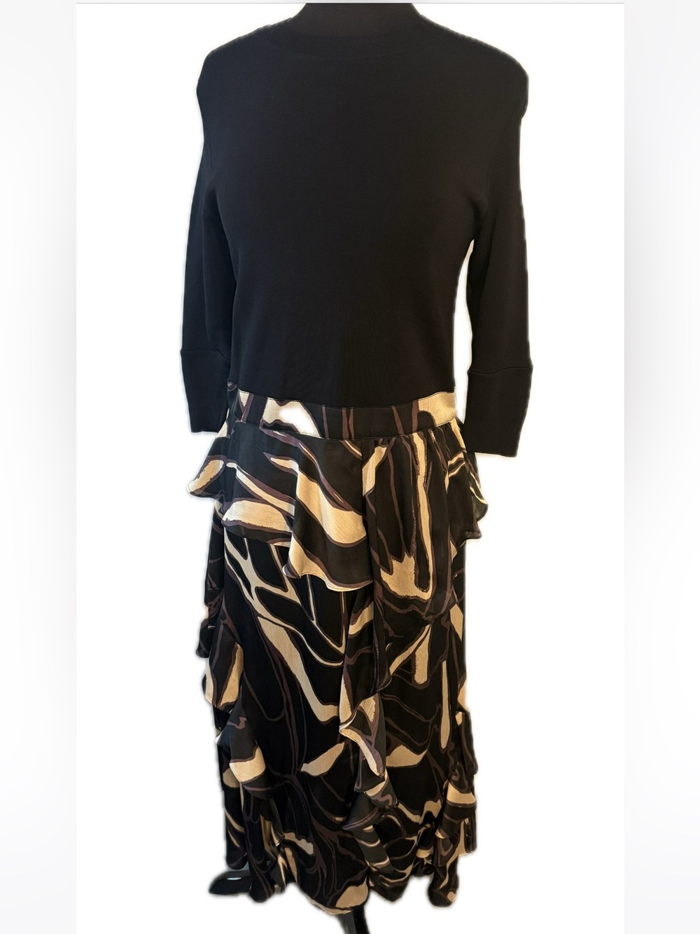 Ted Baker womens size 10 Ruffle Tiered Maxi Skirt in Black & Cream Swirl